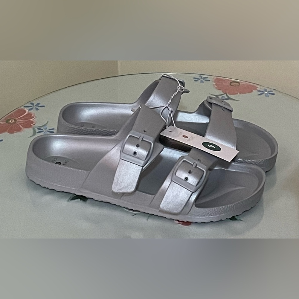 🌸NEW Shade & Shore Women’s Silvrr Slip On Sandals Size 9